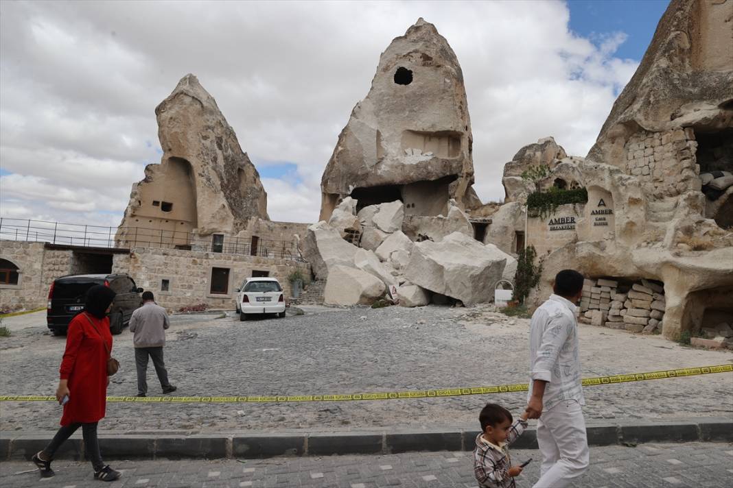 Kapadokya'da milyonlarca yıllık peribacası yıkıldı 1